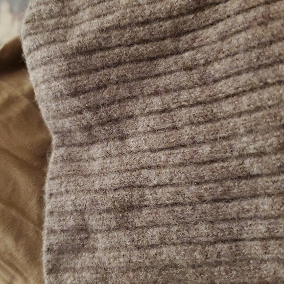 H&M WASHABLE WOOL TURTLENECK SWEATER HEATHERED BROWN RIBBED TRIM SZ M - Picture 2 of 10